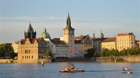 fiume di praga 7 Lettere .